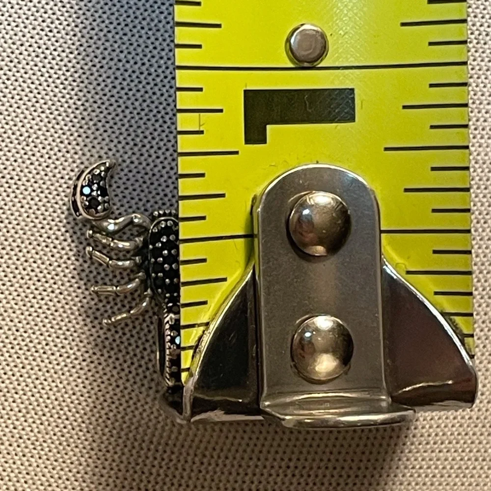 Bracelet Charm Scorpion with Black Rhinestones - Picture 8 of 8